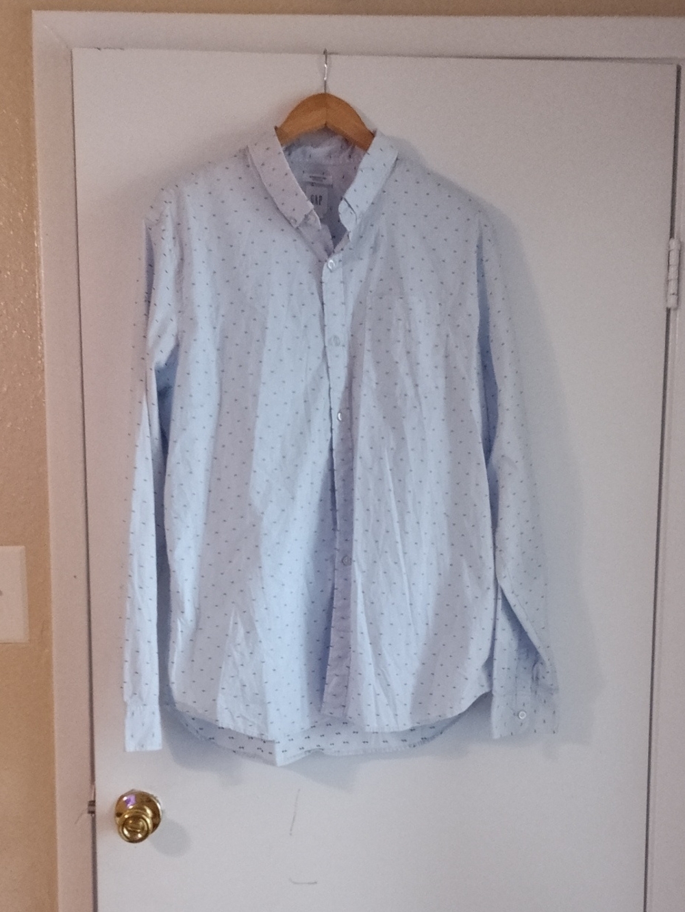 GAP Light Blue Button-Up Shirt with Micro Dot Pattern